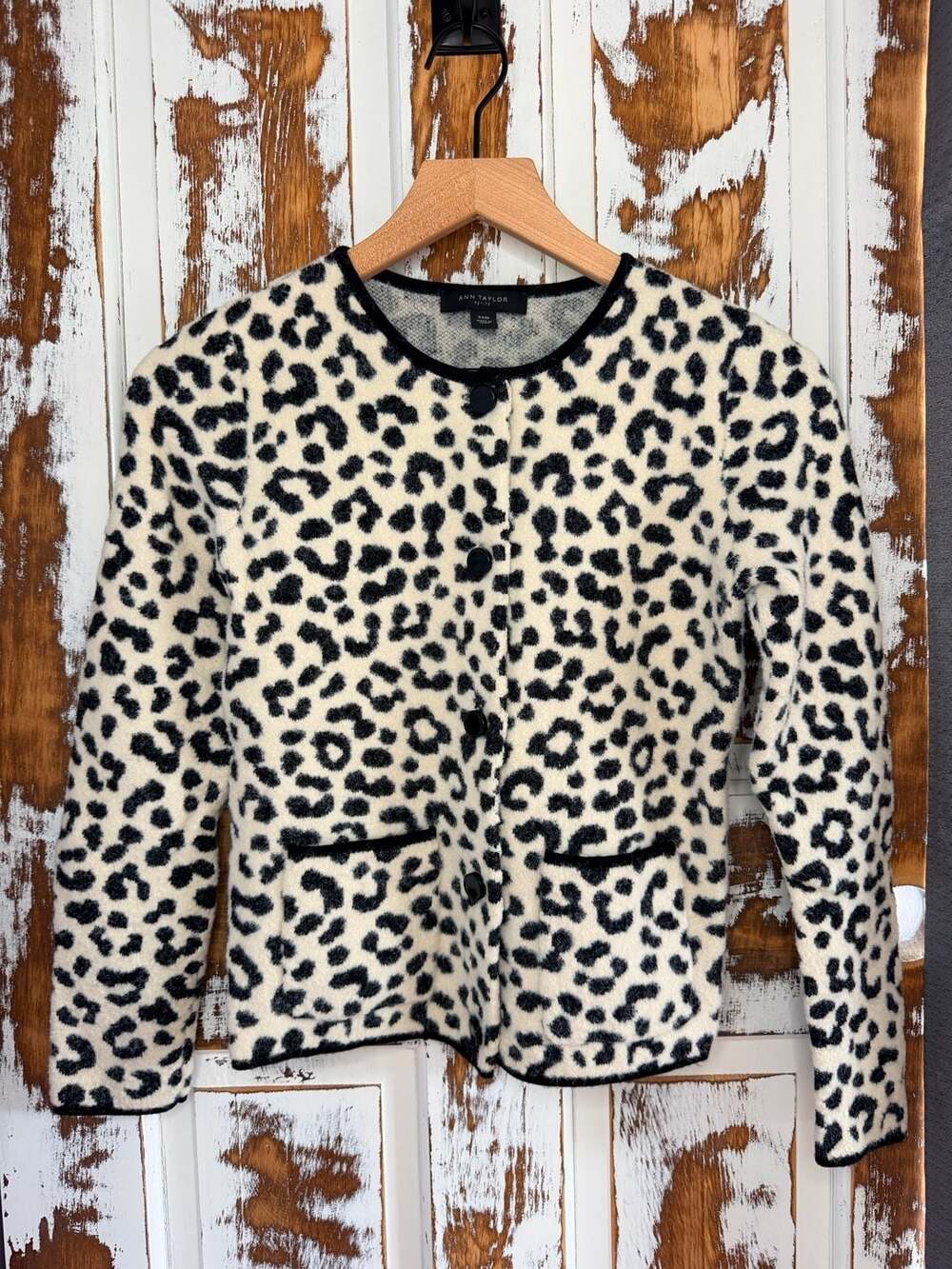 Ann Taylor Women’s Leopard Print Cardigan Sweater Black Ivory Size XXS Petite